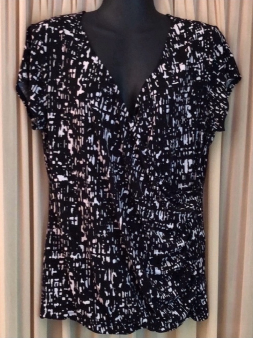 Beautiful Apt. 9 Wrap Around XL Blouse